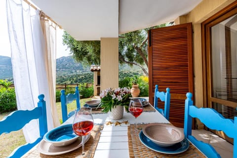 Patio, Dining area
