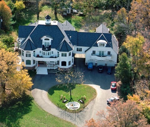 Property building, Bird's eye view, Garden view, Parking