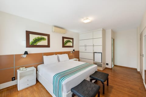 Bed, Photo of the whole room, Bedroom, air conditioner