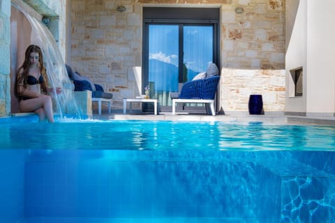 Shower, Patio, Balcony/Terrace, Seating area, Swimming pool, Swimming pool