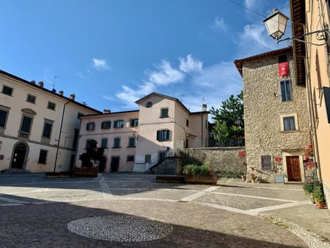 Kitchen or kitchenette, City view