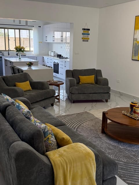 Kitchen or kitchenette, Living room, Dining area