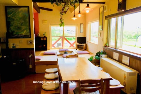 Communal lounge/ TV room, Spring, Day, Decorative detail, Garden view