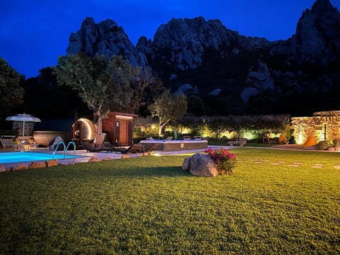 Garden, Mountain view, Pool view, Swimming pool