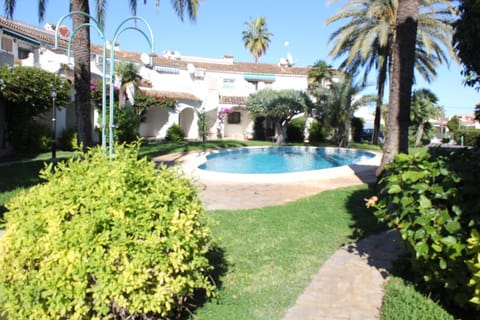 Garden, Swimming pool, Swimming pool