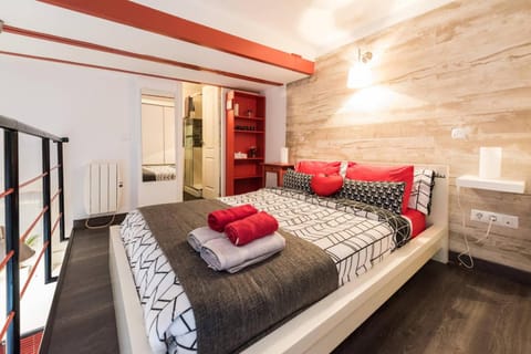 Photo of the whole room, Decorative detail, Bedroom