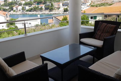 Balcony/Terrace, children, Family
