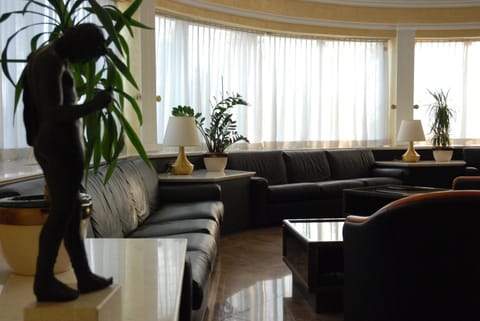 Communal lounge/ TV room, Lobby or reception, Lounge or bar