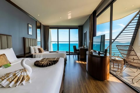 Bed, View (from property/room), Photo of the whole room, Sea view