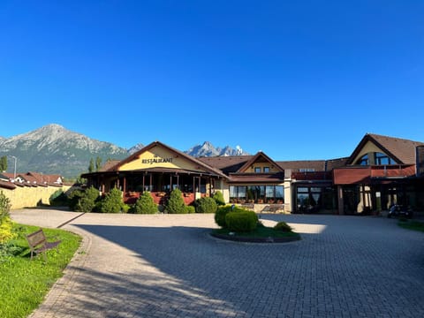 Property building, Natural landscape, Mountain view