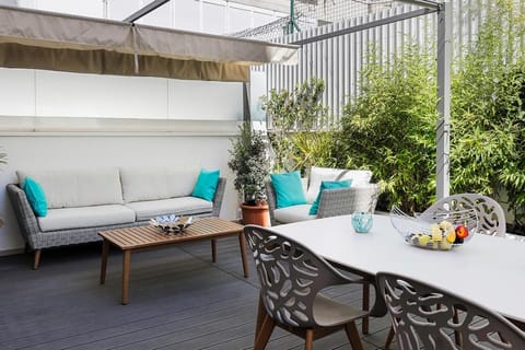 Patio, Spring, Garden, Balcony/Terrace, Spa and wellness centre/facilities, Seating area, Dining area, Garden view, sunbed