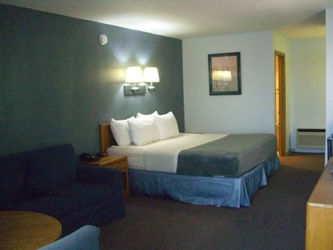 Quail's Nest Inn & Suites Hotel in Osage Beach