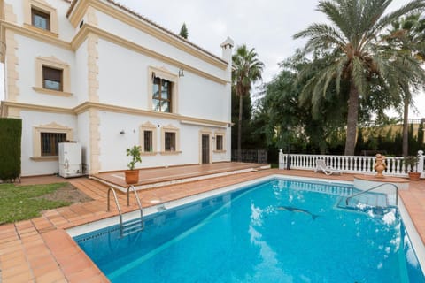 Swimming pool, Swimming pool