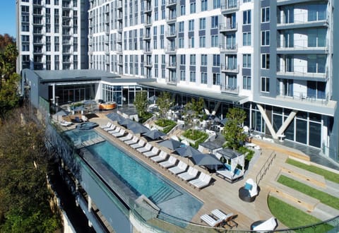 Property building, Balcony/Terrace, Swimming pool, Swimming pool