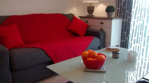 Bed, Living room