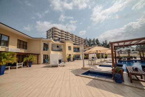 Property building, Swimming pool