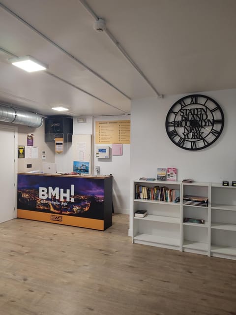 Lobby or reception, Logo/Certificate/Sign