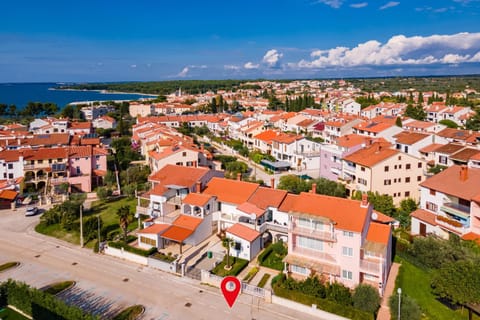 Bird's eye view, City view, Sea view, Street view