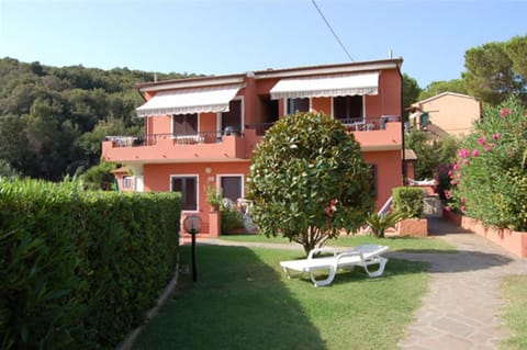 Facade/entrance, Garden