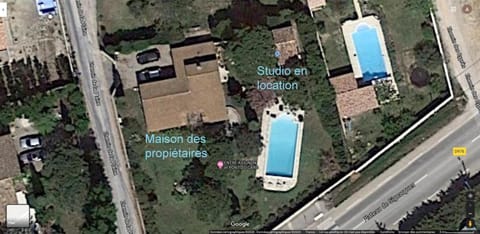 ENTRE AVIGNON et PONT DU GARD Bed and Breakfast in Rochefort-du-Gard