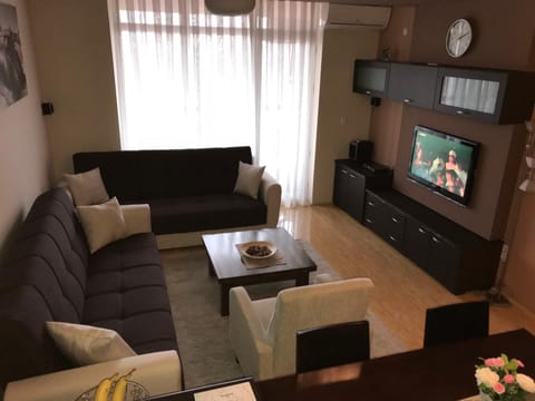 TV and multimedia, Living room, Seating area