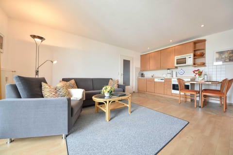 Kitchen or kitchenette, Living room, Seating area, Dining area, minibar, pet friendly, stove
