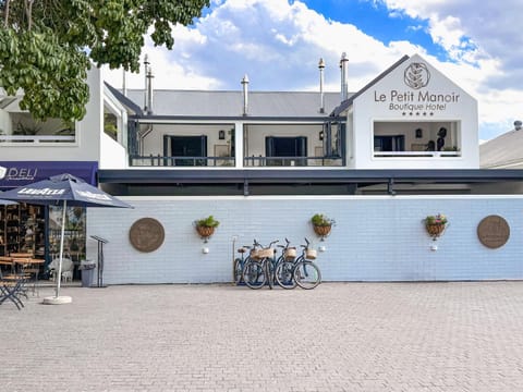 Le Petit Manoir Boutique Hotel Bed and Breakfast in Franschhoek