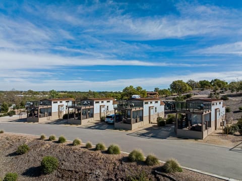 Property building, Day, Neighbourhood, Natural landscape, Street view, Location