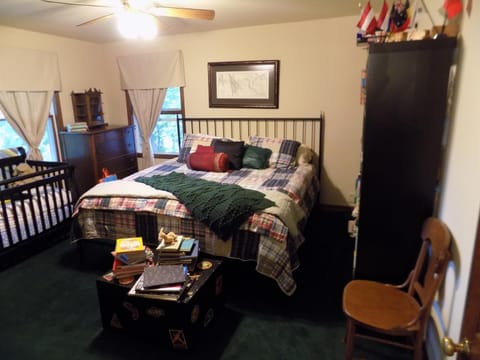 Bed, Photo of the whole room, Bedroom, fireplace