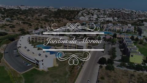 Property building, Bird's eye view, BBQ facilities, Garden, Balcony/Terrace, City view, Garden view, Pool view, Area and facilities