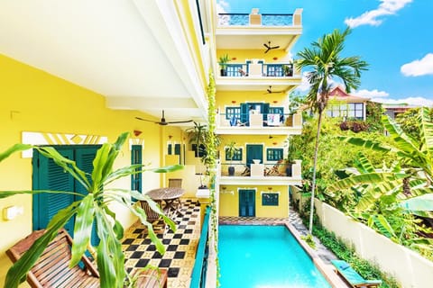 Swimming pool, Swimming pool