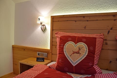 Bed, Decorative detail, Bedroom