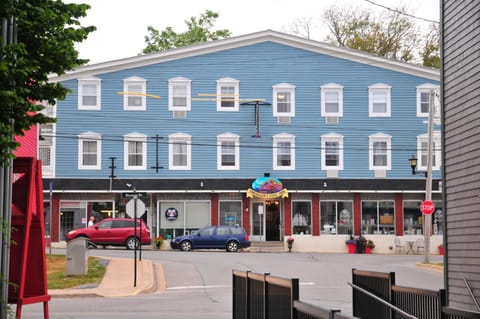 Property building, Day, Street view