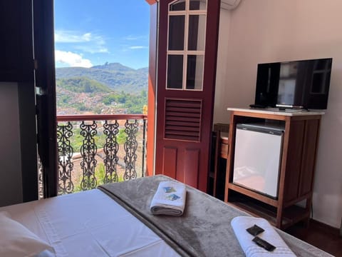 Natural landscape, Bedroom, Mountain view