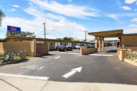 3rd Avenue Inn Hotel in La Habra