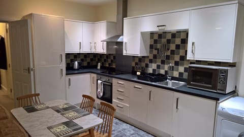 13 Princess Royal Terrace Apartment in Scarborough