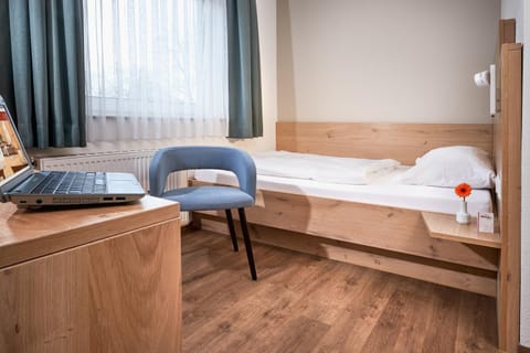 Bed, Photo of the whole room, Decorative detail