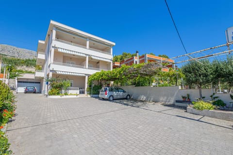 Marin Apartments Bed and Breakfast in Podstrana