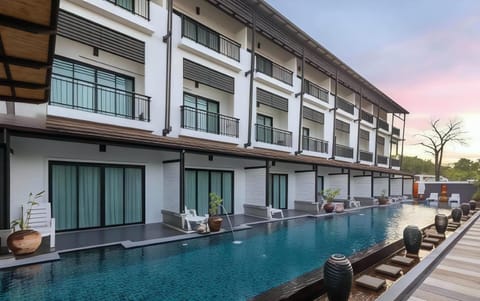 Property building, Swimming pool