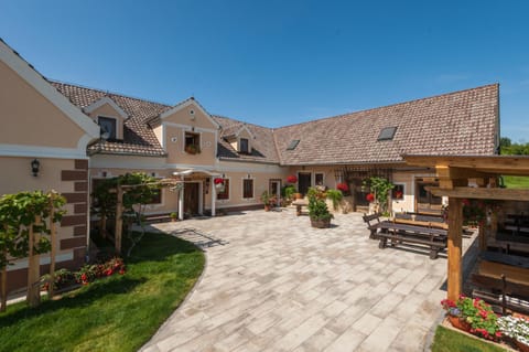 Property building, Internal: Not applicable to any particular room