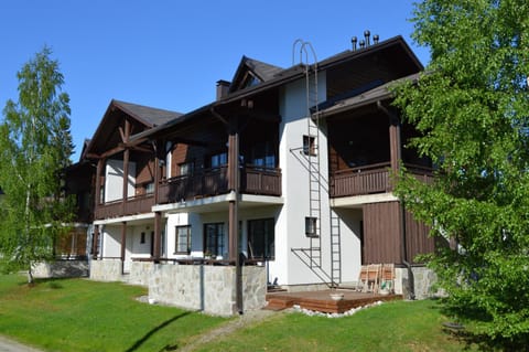 Property building, Day, Summer, Balcony/Terrace