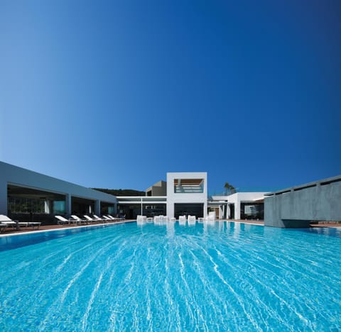 Swimming pool, Swimming pool