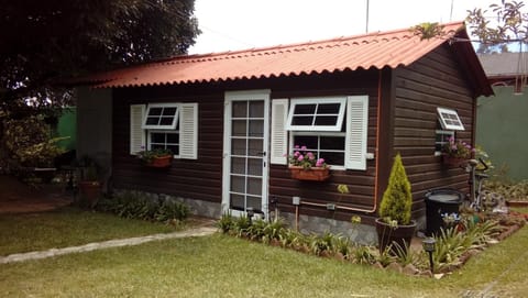 Property building, Patio, Facade/entrance, Garden