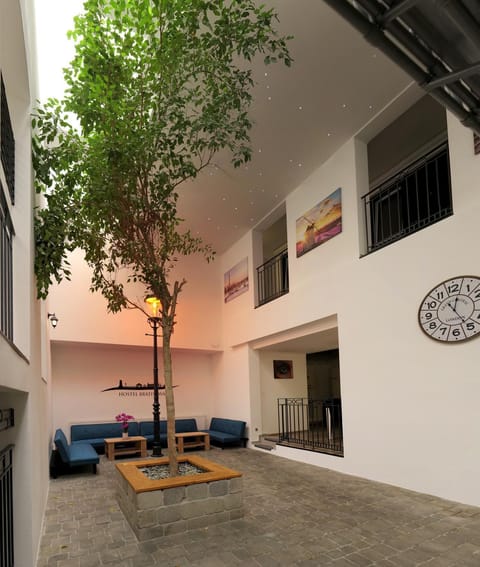 Seating area, locker, vending machine, air conditioner