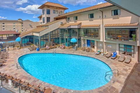 Property building, Swimming pool