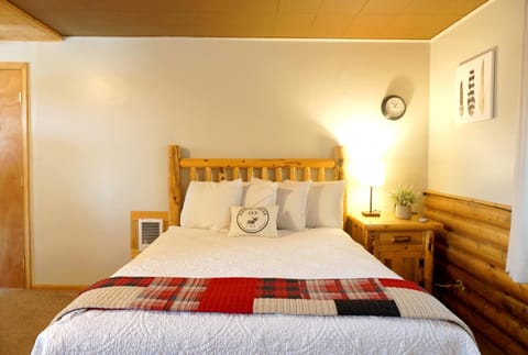 Moose Creek Inn Motel in West Yellowstone