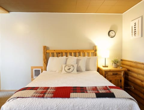 Moose Creek Inn Motel in West Yellowstone