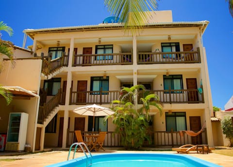 Property building, Day, Swimming pool