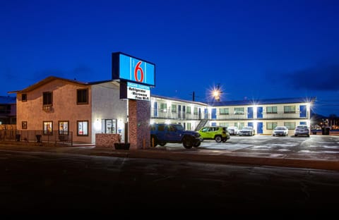 Property building, Night, Location