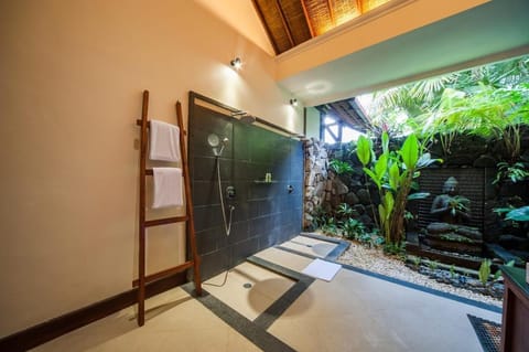 Luxury 3BR Infinity Jungle View Aashaya Villa Ubud Villa in Ubud